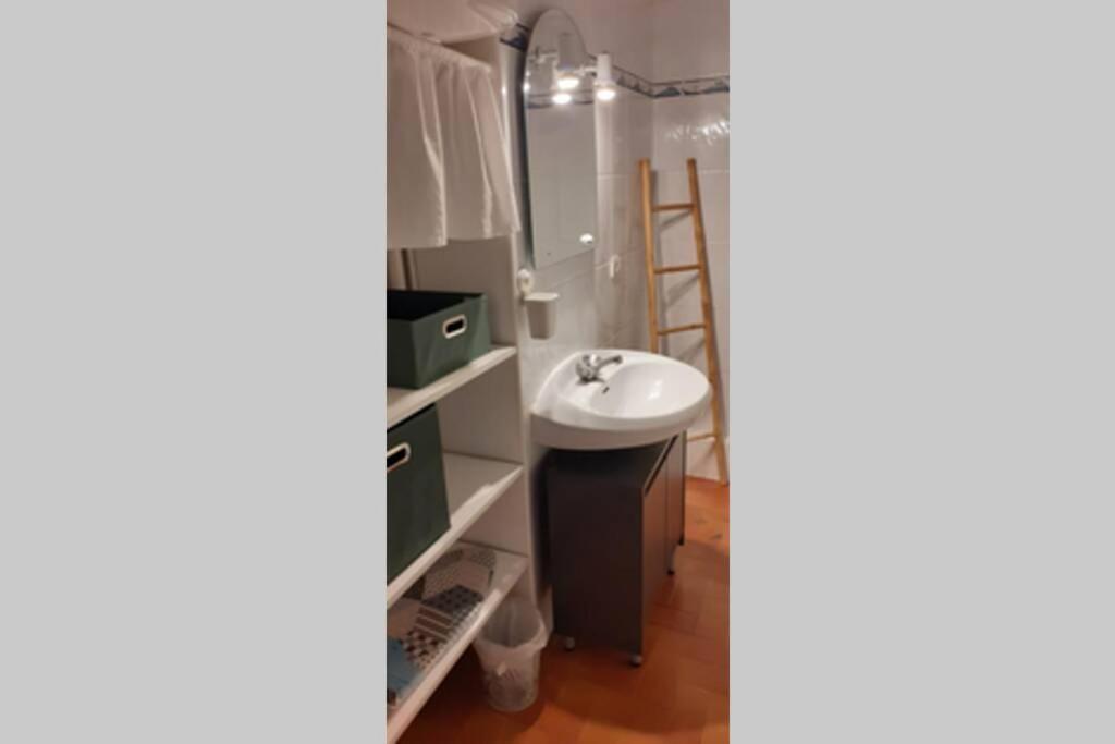 Апартаменты Agreable Logement Proche De La Gare Et Du Polygone Безье Экстерьер фото